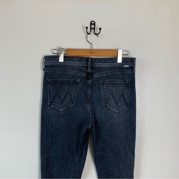 Mother The High-Waisted Rascal Slice Undone Hem Jeans in Friday the 13th Sz 32 - Picture 9 of 13